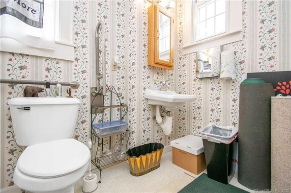 492 Enfield St, Enfield, CT 06082